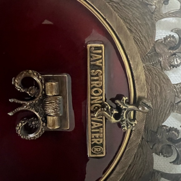 Authentic Jay Strongwater Metal Dark Red Round Photo Frame4” X 4”, w/defect - Picture 2 of 5